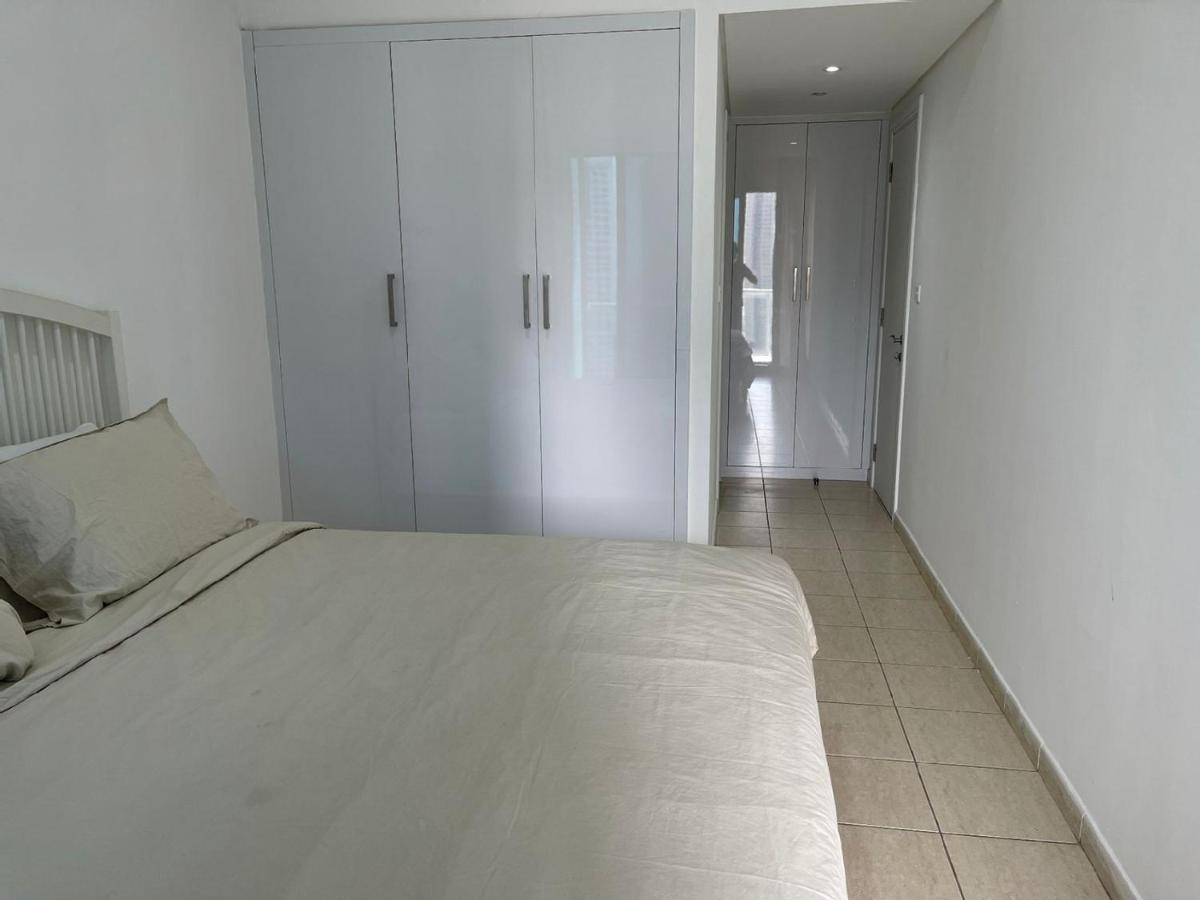 Modern Lake View 1 Bedroom Apt In Jlt Apartment