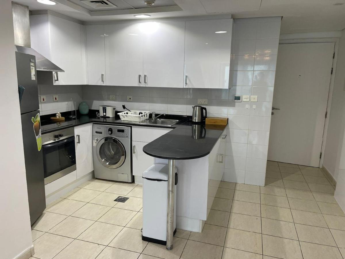 Modern Lake View 1 Bedroom Apt In Jlt Apartment Dubai