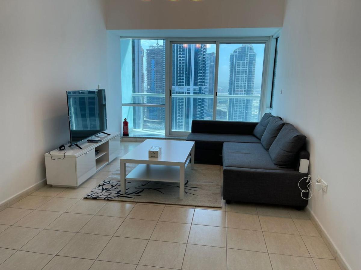 Apartment Modern Lake View 1 Bedroom Apt In Jlt Dubai